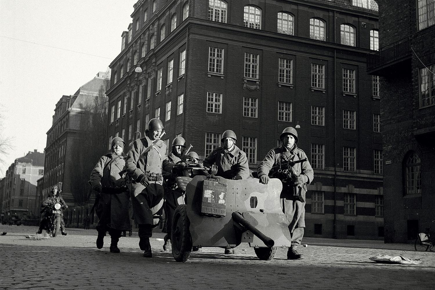 stockholm 1944 soldater pansarvarnskanon 30mm stockholm 1944 soldater pansarvarnskanon 30mm